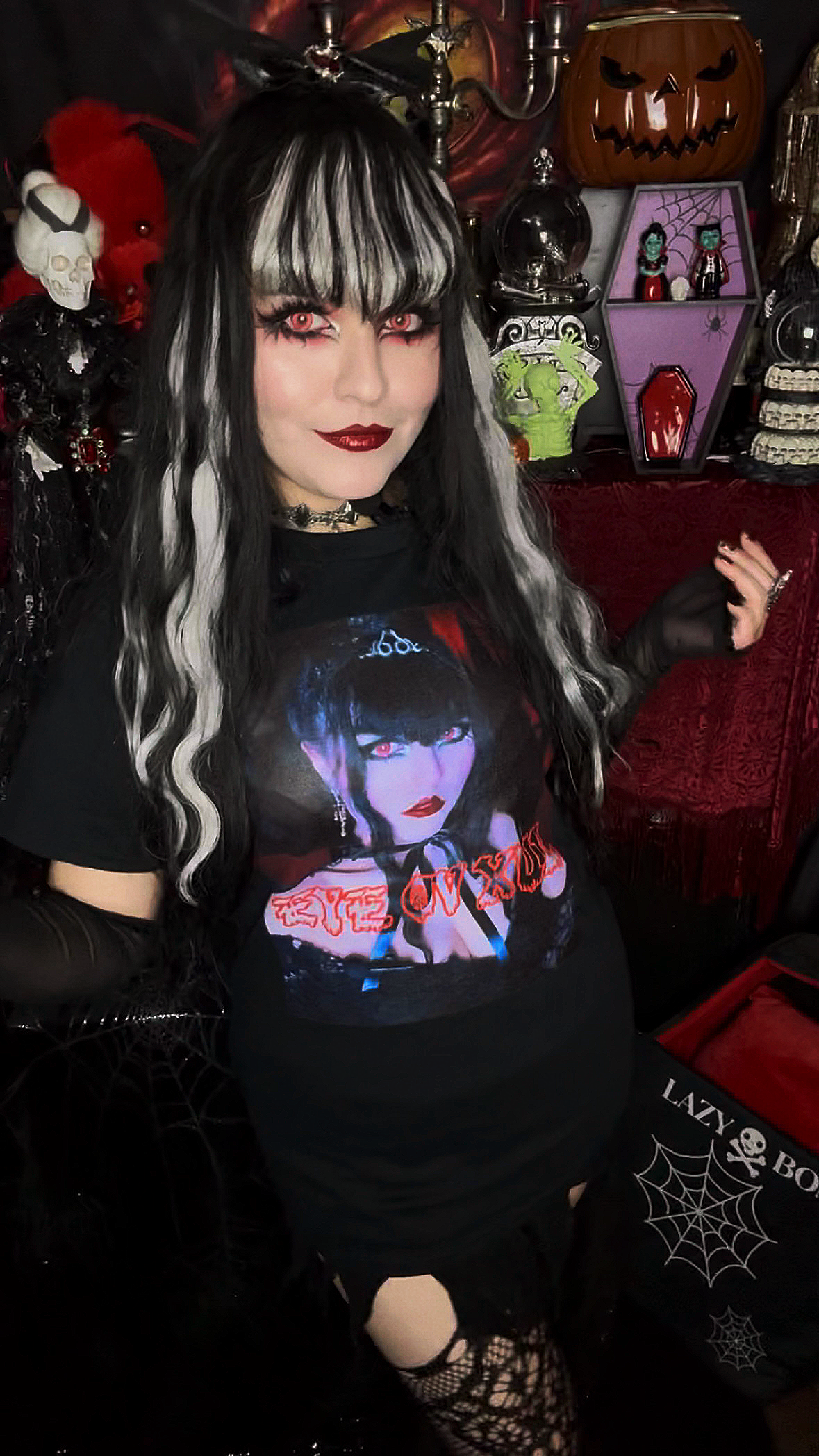 EYE OV XUL Countess Unisex T-Shirt